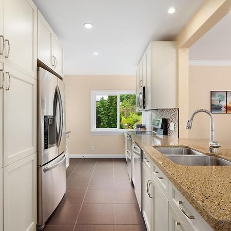 Lovely 3 Bedroom Port Moody Spacious Home 6 People Free Parking Exterior foto