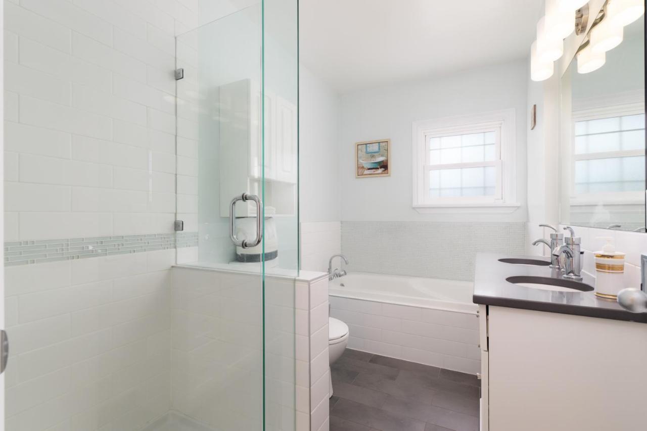 Lovely 3 Bedroom Port Moody Spacious Home 6 People Free Parking Exterior foto